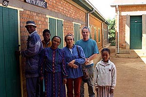 avec la directrice de l'école d'Antsampanimahazo